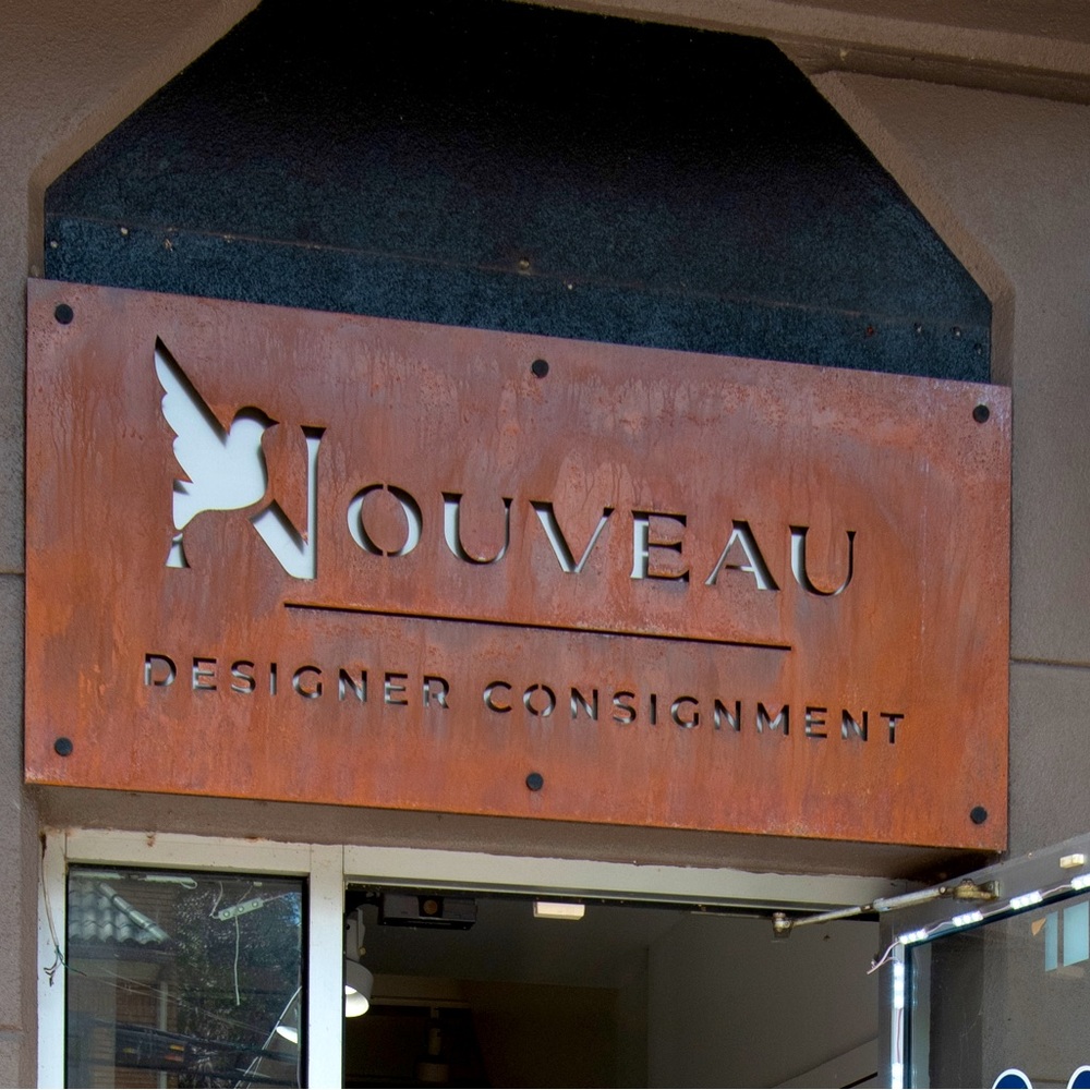 Meet your Posher, Nouveau Designer Consignment!